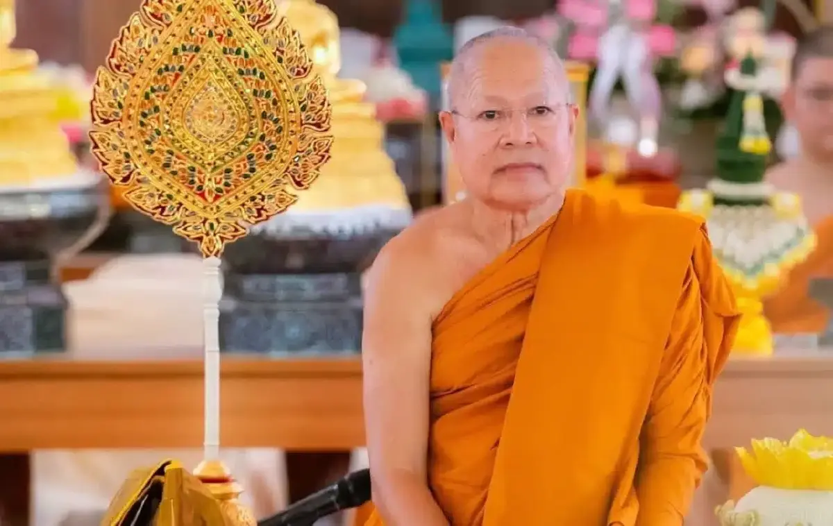 'พระเทพพัชราภรณ์' ยอมสึกแล้ว รับโอนให้ 'สีกากอล์ฟ' กว่า 12.8 ล้าน