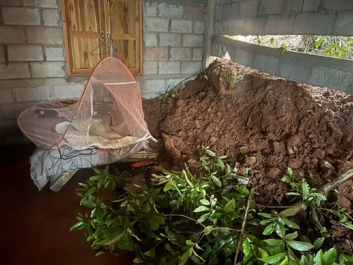 น้ำท่วมน่านอ่วม ฝนตกหนักถล่ม ทุ่งช้าง-เชียงกลาง ปภ. เตือนดินถล่ม