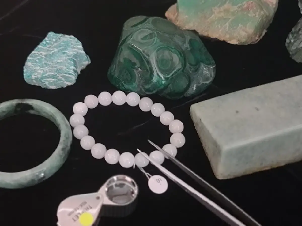 เรียนรู้เรื่องหยก ความเชื่อ วัฒนธรรม วิธีเลือกซื้อและดูแลหยก