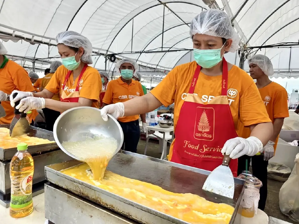 น้ำใจคนไทยไม่มีหมด แนะเลือกวัตถุดิบอาหารที่มีคุณภาพดีส่งมอบแก่ผู้ประสบภัย