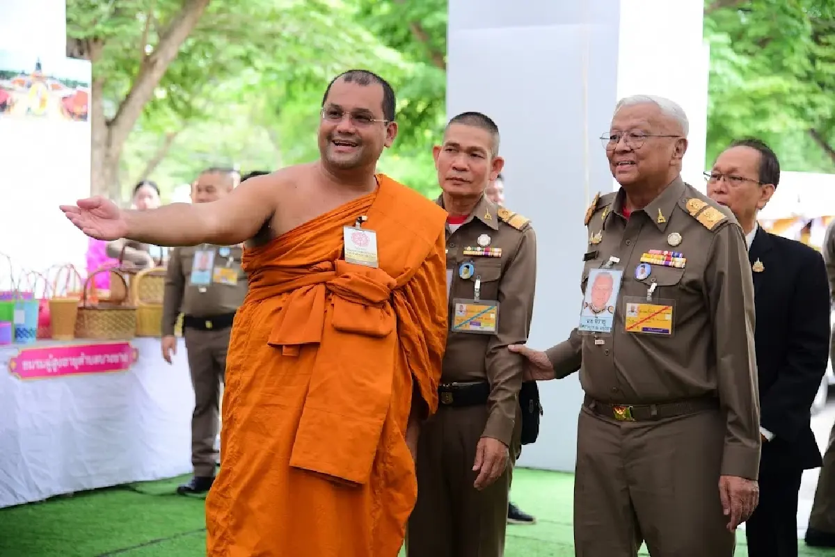 พระราชศรัทธา สืบสานโครงการทุนเล่าเรียนหลวงสำหรับพระสงฆ์ไทย
