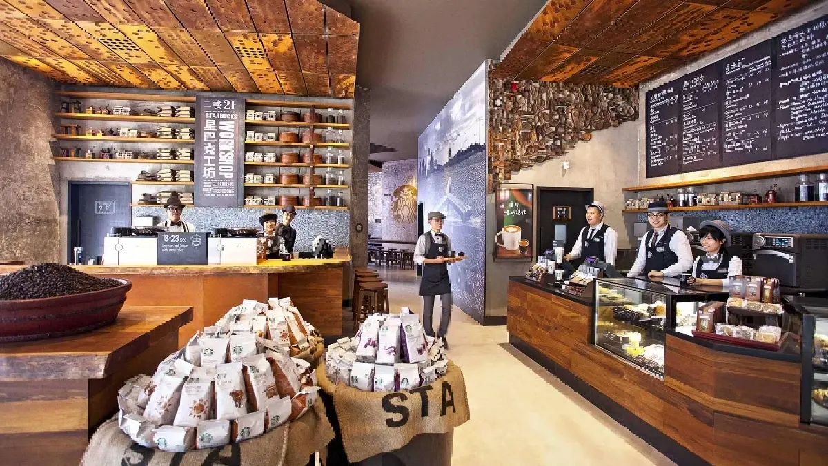ถอยเพื่อตั้งหลัก? กลุ่มทุนยักษ์ยื่นซื้อ 'สตาร์บัคส์จีน'