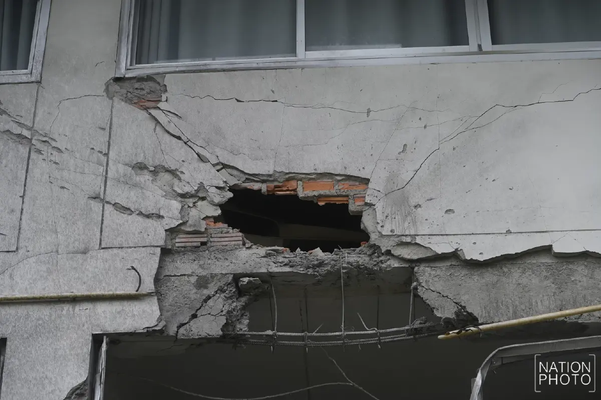 ภาพความเสียหาย รพ.สต.ศรีสะเกษ หลังถูกกระสุนปืนใหญ่กัมพูชาถล่ม