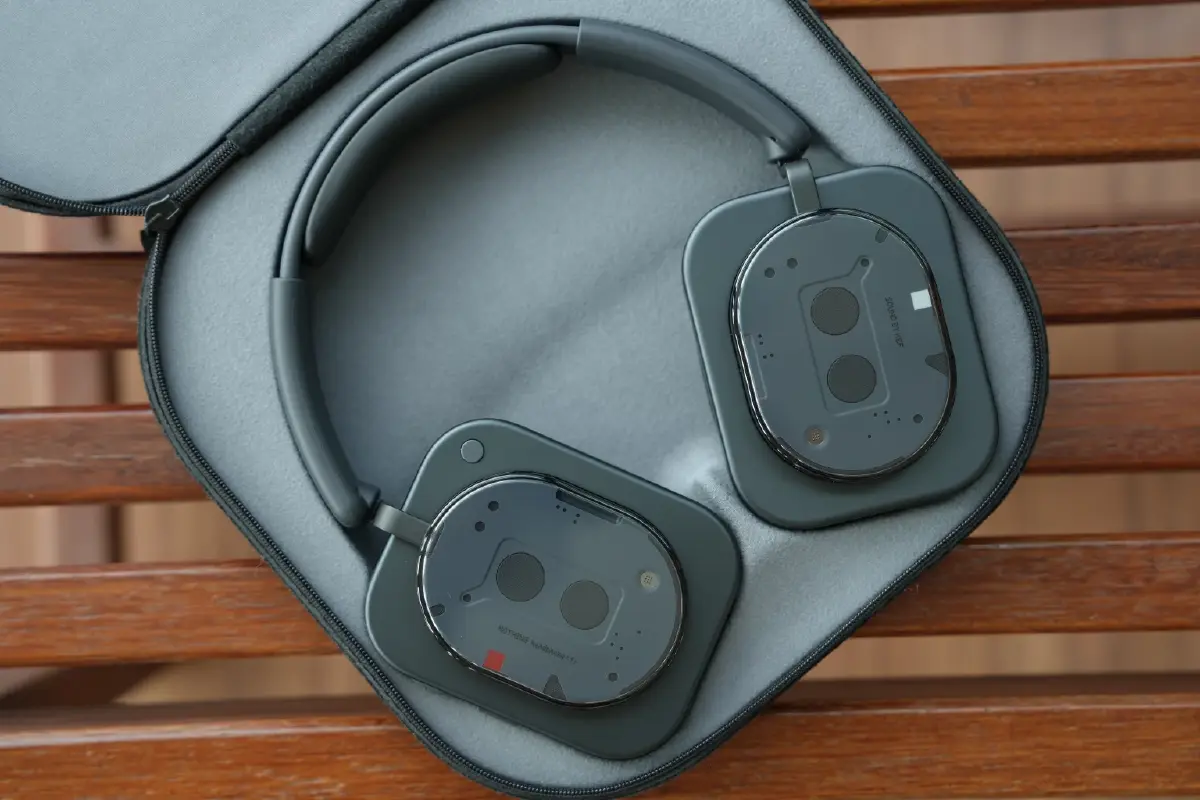 เห็นปุ๊บรู้ปั๊บ รีวิว 'Nothing headphone (1)' หูฟังสุดคูลสุดยูนีค