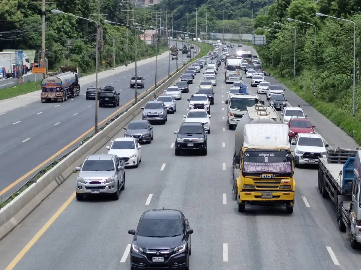 สภาพจราจรล่าสุด รถติด ถนนมิตรภาพ ผ่านโรงปูนแก่งคอย วันหยุดยาว