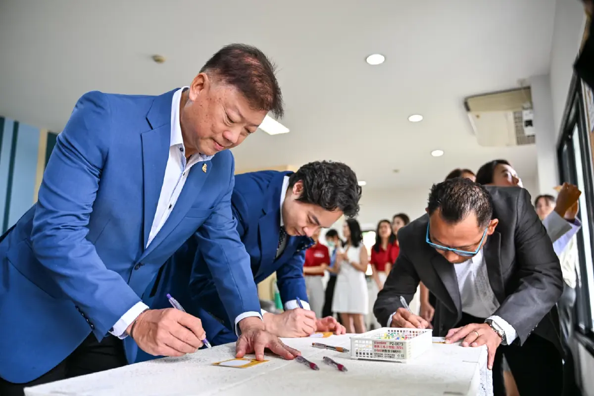 “เล-ซี-บอย เอเชีย” มอบเก้าอี้ปรับเอน และเงินบริจาค ให้มูลนิธิโรนัลด์ แมคโดนัลด์ เฮาส์ ฯ