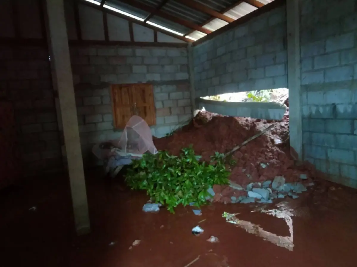 น้ำท่วมน่านอ่วม ฝนตกหนักถล่ม ทุ่งช้าง-เชียงกลาง ปภ. เตือนดินถล่ม