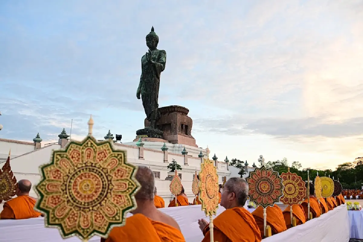 พระราชศรัทธา สืบสานโครงการทุนเล่าเรียนหลวงสำหรับพระสงฆ์ไทย