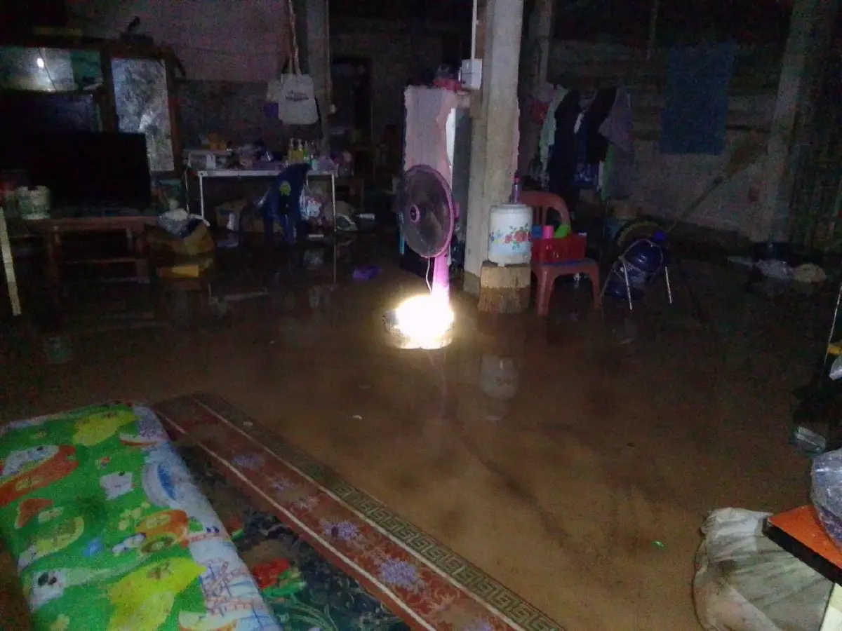 น้ำป่าไหลหลากท่วมแพร่กลางดึก ชาวบ้านร้องกวางเดือดร้อน ดินสไลด์