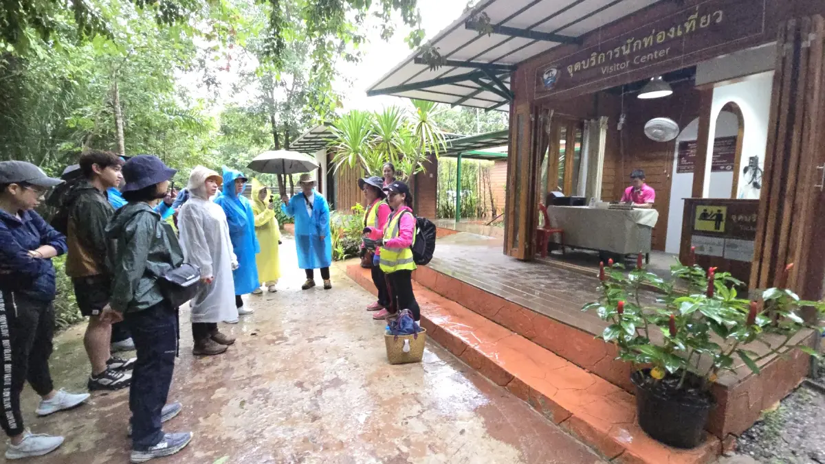เปิดป่องเอี้ยมเยี่ยมแดนอีสาน ‘ถ้ำนาคา ป่าคำชะโนด’ และ หินสามวาฬ