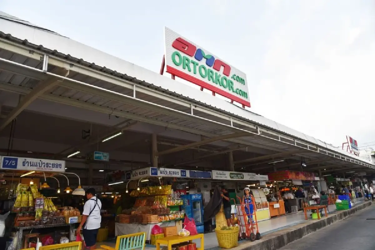 'อรรถกร'ลงพื้นที่ ตลาด อ.ต.ก.ติดตามเหตุ บุกยิงกลางตลาด ทำ รปภ.เสียชีวิต 5 ราย