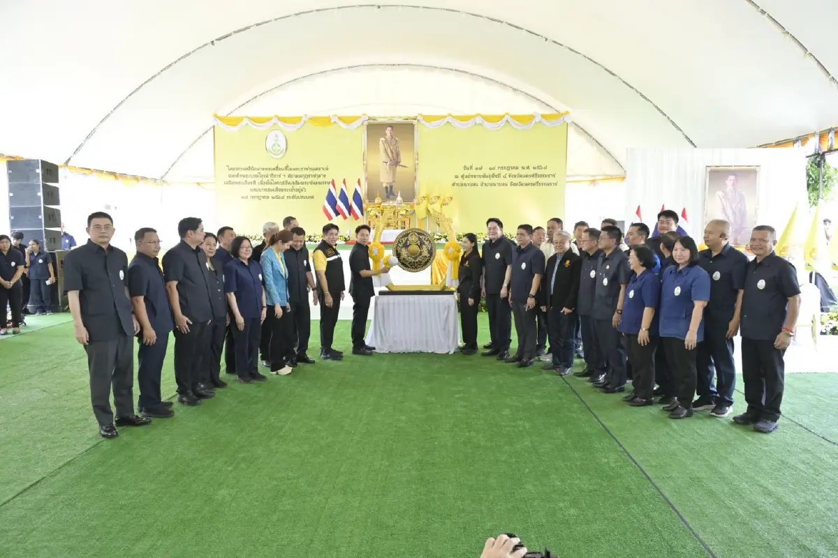 อรรถกร ศิริลัทธยากร เปิดคลินิกเกษตรเคลื่อนที่ในพระราชานุเคราะห์ฯ จ.นครศรี