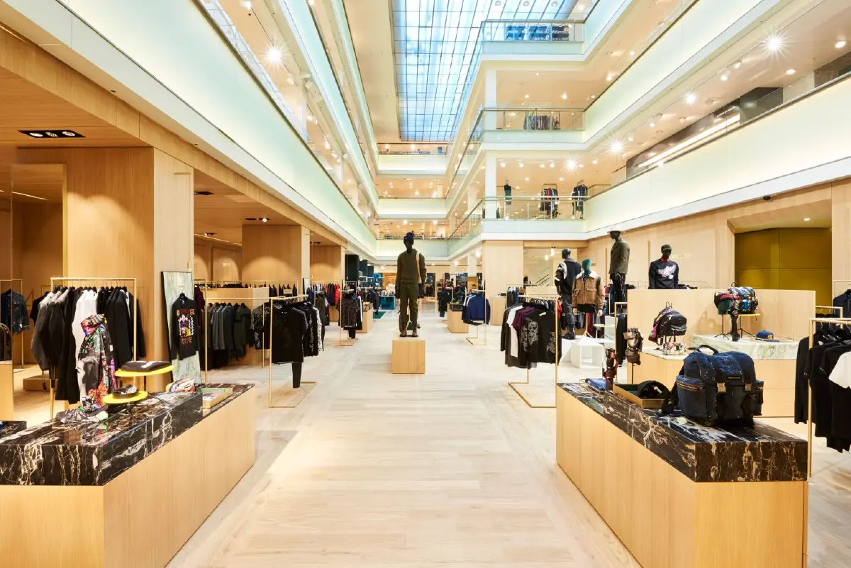 เจน 4 จิราธิวัฒน์ 'ฌอน ฮิลล์' คุมทัพห้างหรู ดี แบนคอร์ฟ เนเธอร์แลนด์