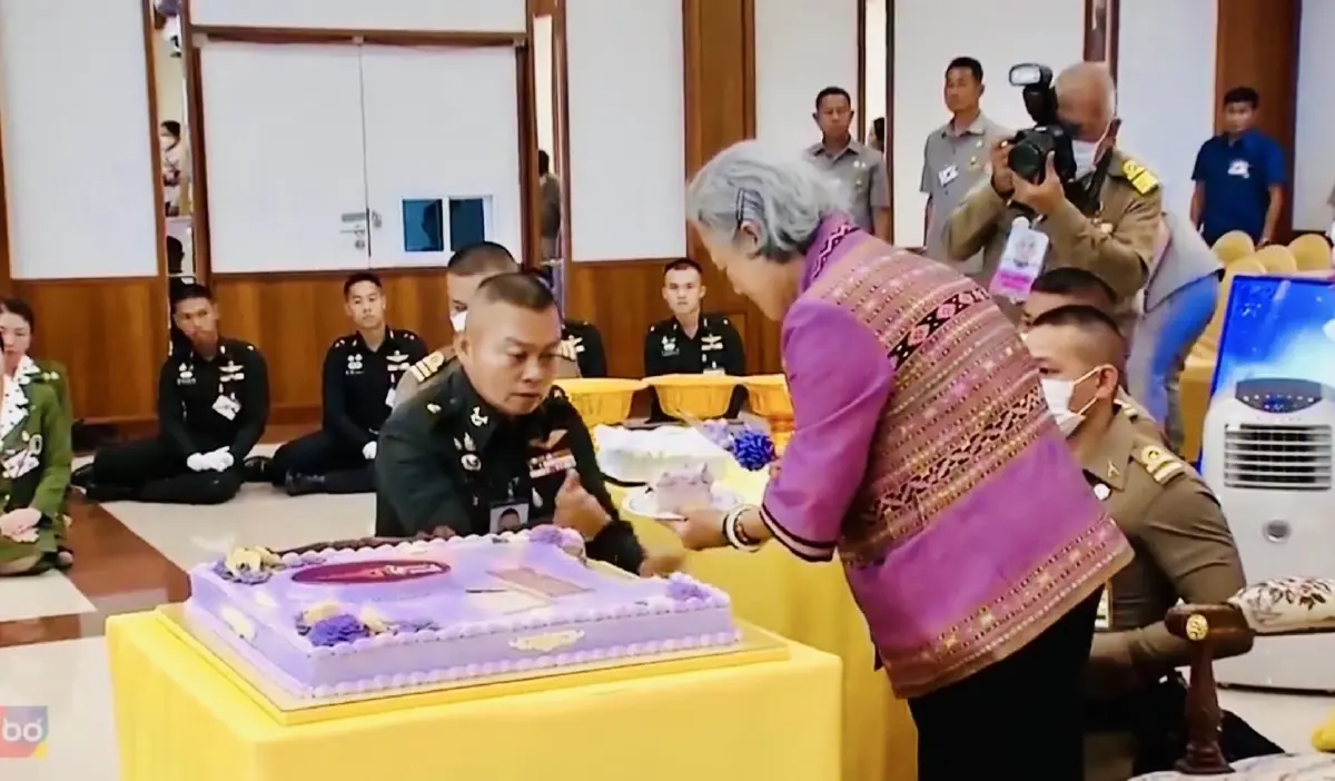\'สมเด็จพระเทพฯ\' ทรงห่วงใย พระราชทานพระให้ \'มทภ.2\' แจกจ่ายทหารชายแดนกัมพูชา