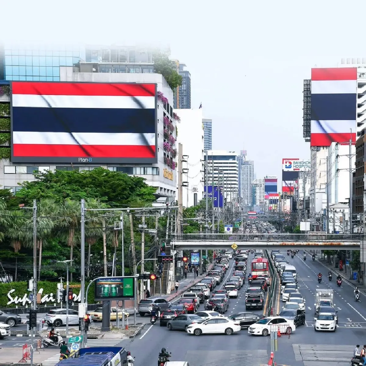 เปิดภาพ! ธงชาติไทย เครือข่ายสื่อโฆษณาดิจิทัล  'ทบ.' ขอบคุณร่วมปกป้องอธิปไตย