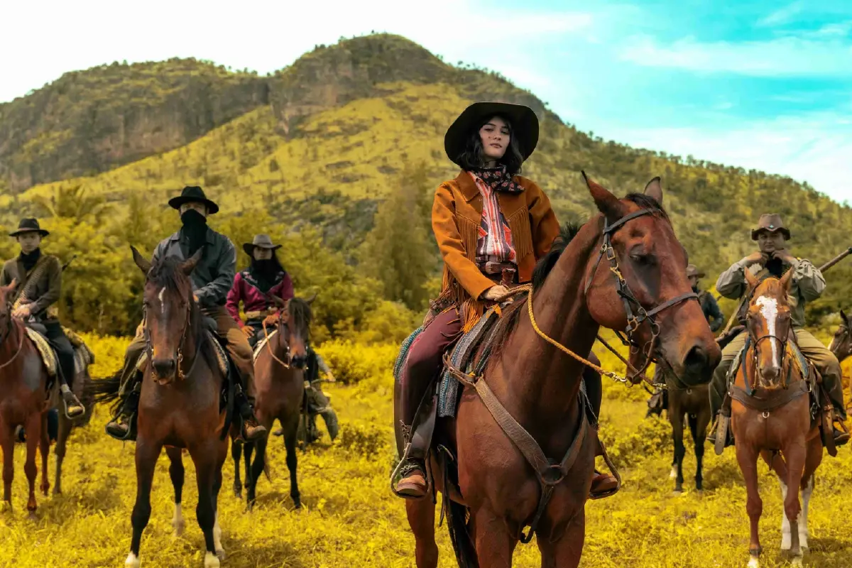 ‘หม่ำ-วิศิษฐ์’ ระเบิดภูเขาเผากระท่อมใน ‘เขาชุมทอง คะนองชุมโจร’