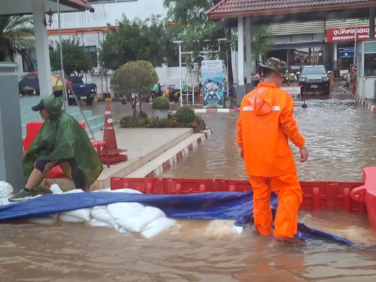 'วิภา' ทำฝนตกต่อเนื่อง พะเยาน้ำท่วมหลายจุด ในหลายอำเภอ