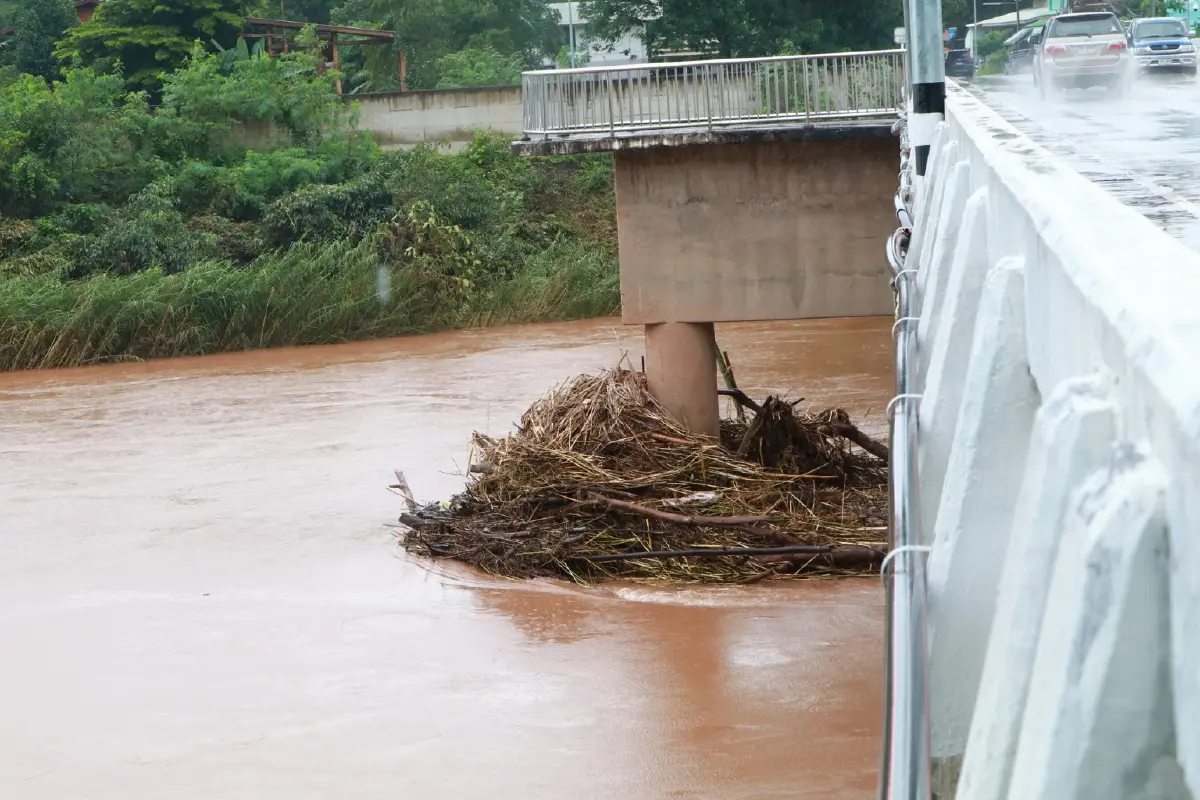 ผู้ว่าฯ น่าน เตือน 11 อำเภอ เตรียมพร้อมอพยพ หนีพายุโซนร้อน 'วิภา'