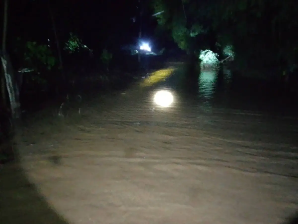 น้ำป่าไหลหลากท่วมแพร่กลางดึก ชาวบ้านร้องกวางเดือดร้อน ดินสไลด์