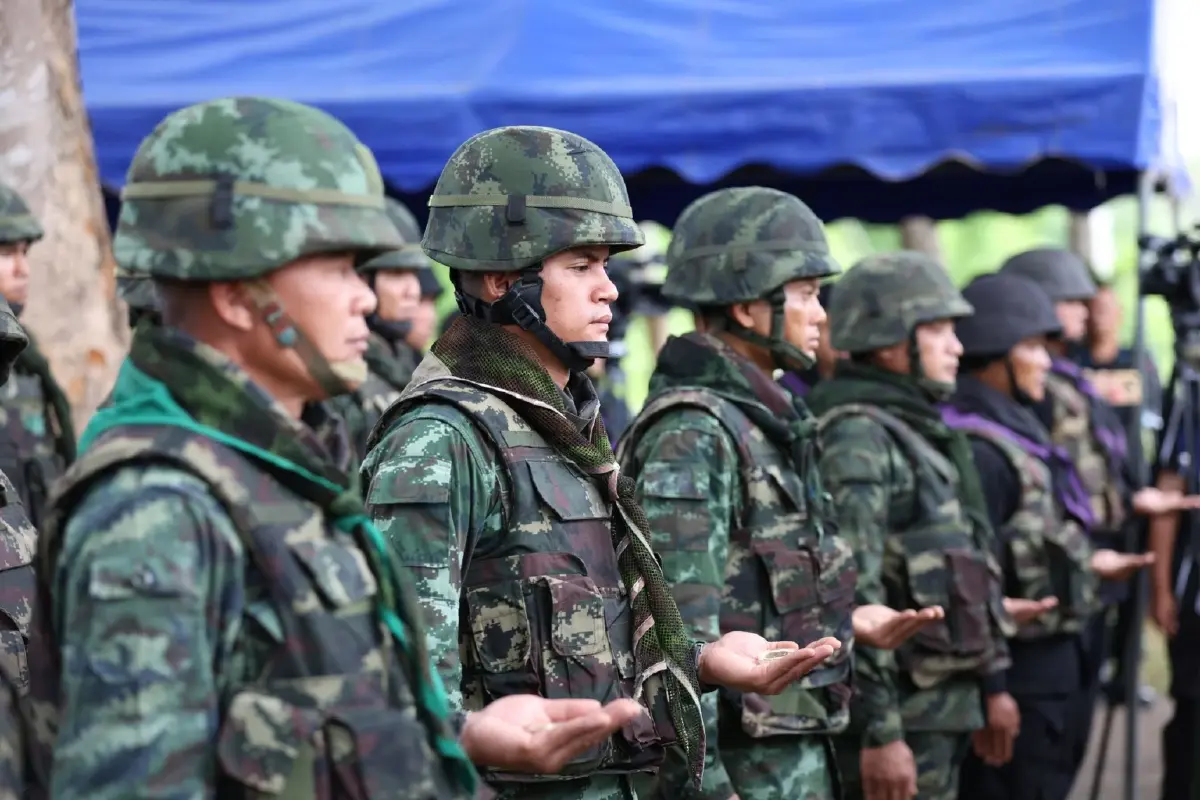 แม่ทัพภาคที่ 2 นำสิ่งของพระราชทาน มอบให้ทหารชายแดนไทย-กัมพูชา