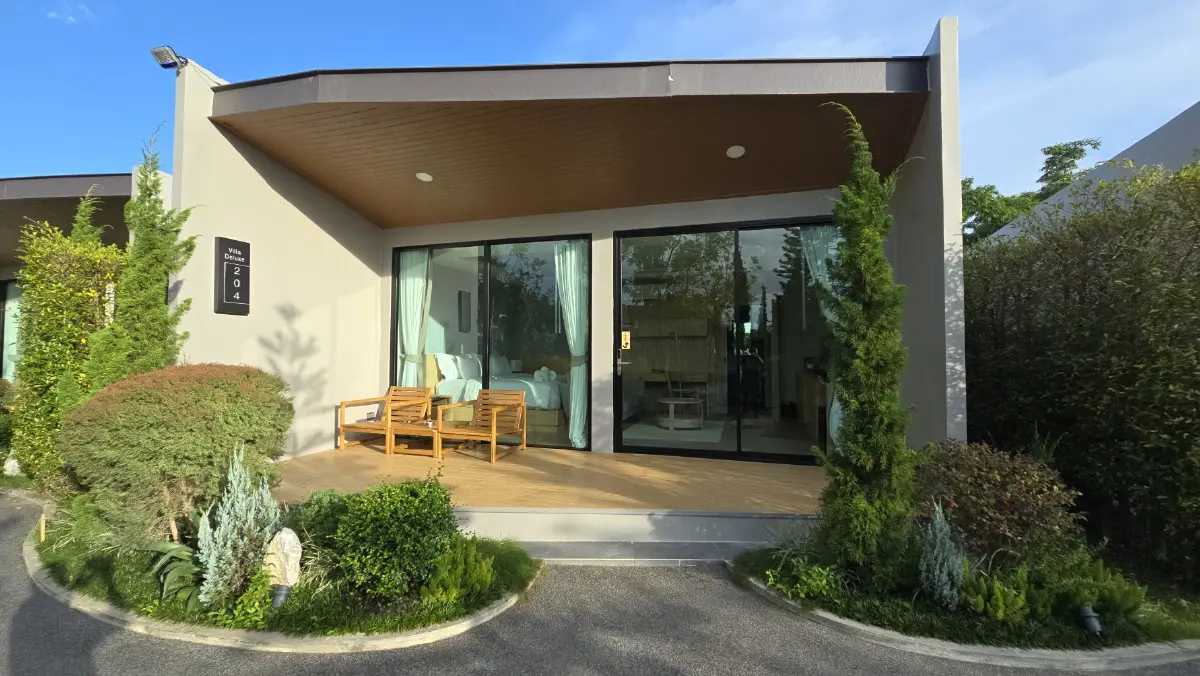 เปิดป่องเอี้ยมเยี่ยมแดนอีสาน ‘ถ้ำนาคา ป่าคำชะโนด’ และ หินสามวาฬ