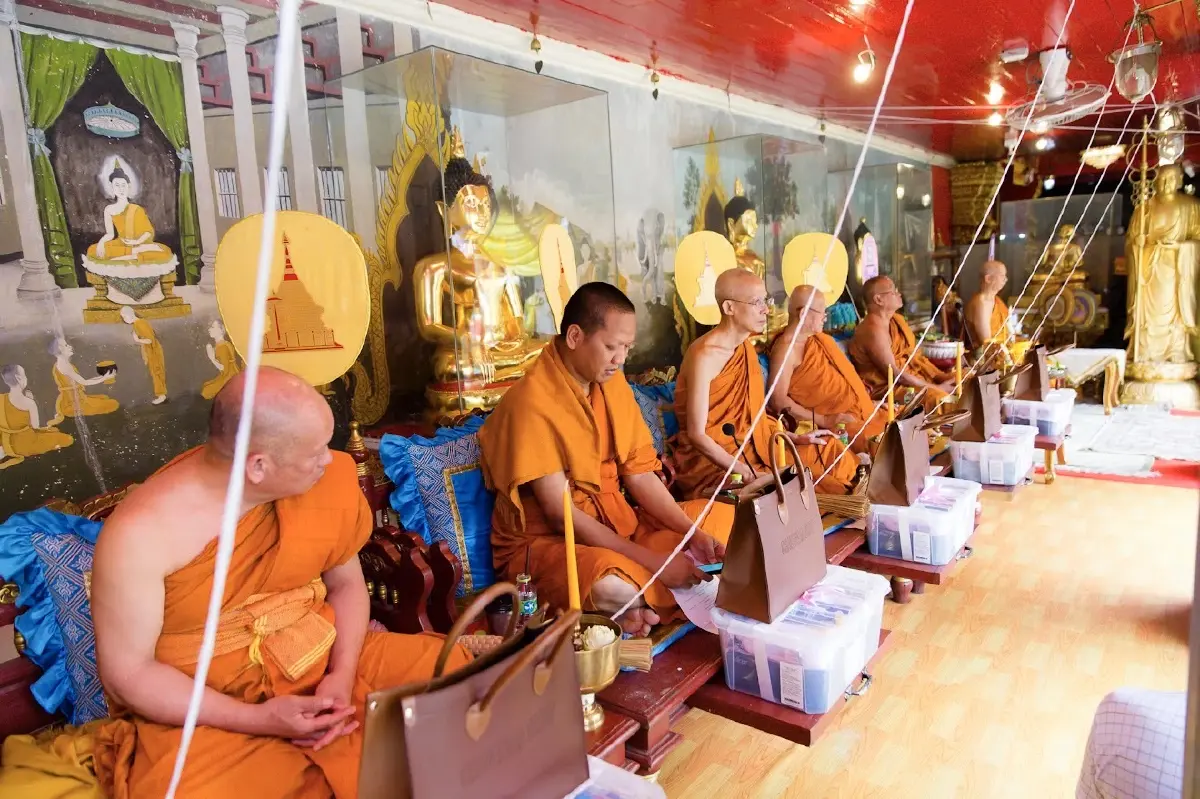 '4 ราชสกุลดัง' ร่วมพิธีเบิกเนตร 'พระปฐมบรมมหาจักรพรรดิ' สืบชะตาล้านนา