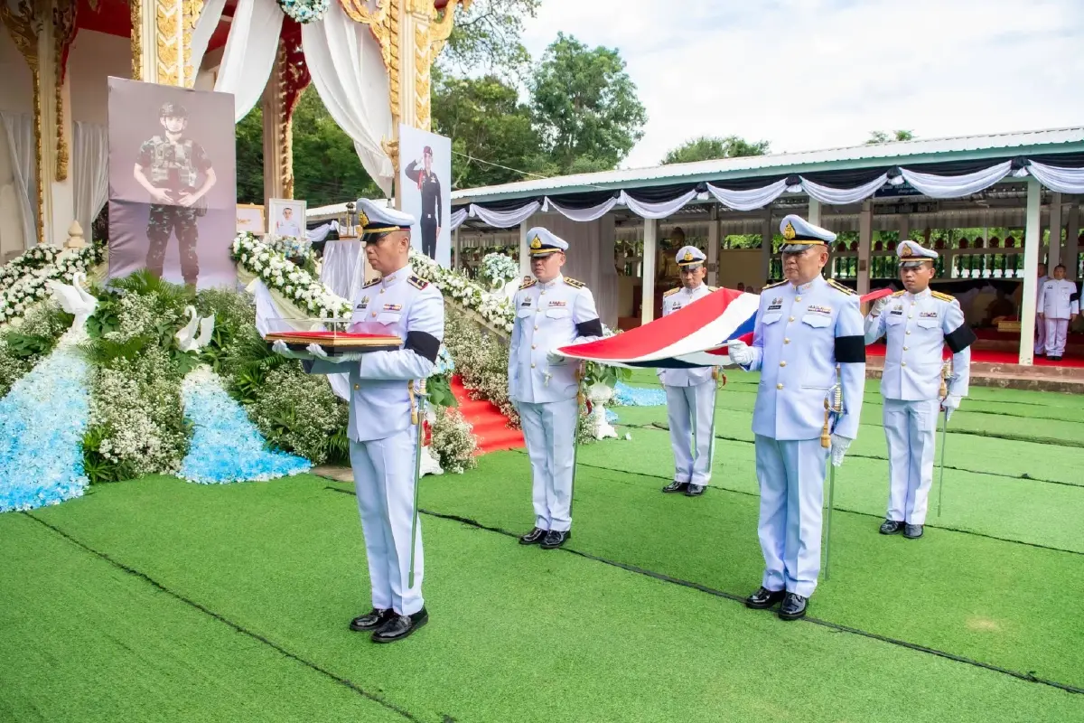 สดุดี 'ทหารกล้า' พระราชทานเพลิงศพ พร้อมเลื่อนยศ-ปูนบำเหน็จ