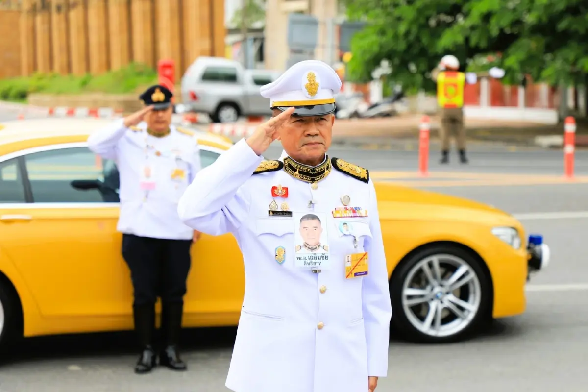 ผู้แทนพระองค์ถวายราชสักการะ พระบรมราชานุสาวรีย์สมเด็จพระนารายณ์มหาราช