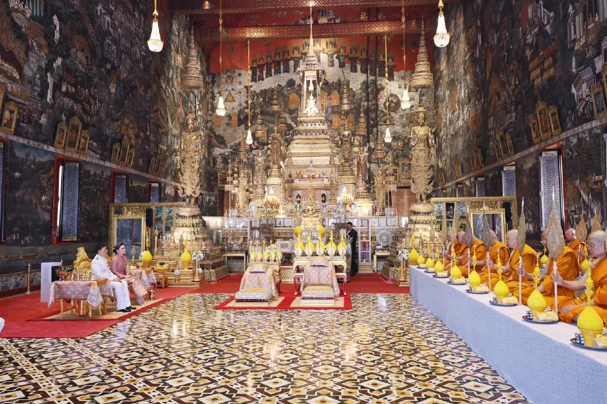 ในหลวง-พระราชินี เสด็จฯไปทรงประกอบพระราชพิธีอาสาฬหบูชา 2568