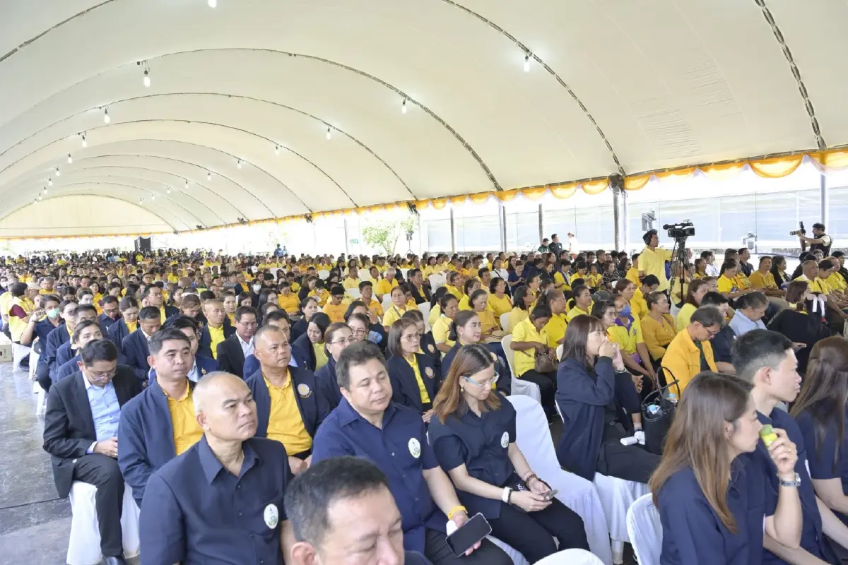 อรรถกร ศิริลัทธยากร เปิดคลินิกเกษตรเคลื่อนที่ในพระราชานุเคราะห์ฯ จ.นครศรี