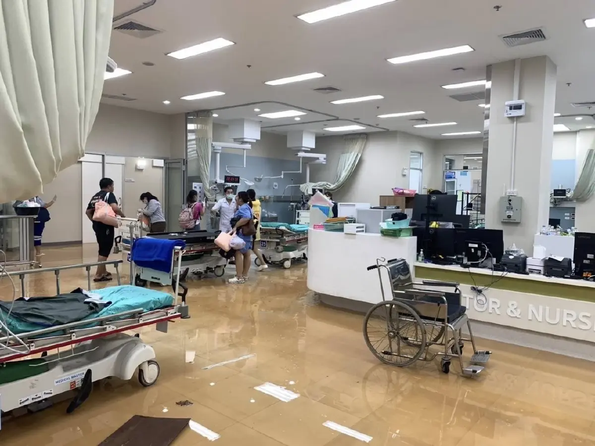 ปิดโรงพยาบาลน่านน้ำท่วม กระทบการเดินทาง ย้ายผู้ป่วยฉุกเฉินด่วน