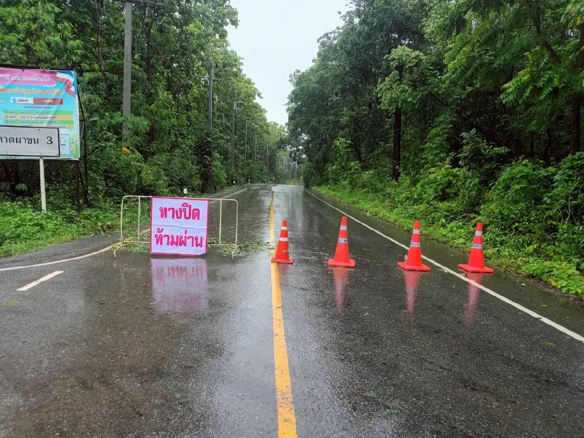 กรมทางหลวงชนบท แจ้งล่าสุด 'น้ำท่วมถนน' สัญจรผ่านไม่ได้ 11 สายทาง