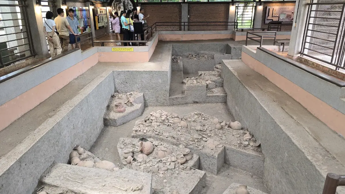 เปิดป่องเอี้ยมเยี่ยมแดนอีสาน ‘ถ้ำนาคา ป่าคำชะโนด’ และ หินสามวาฬ
