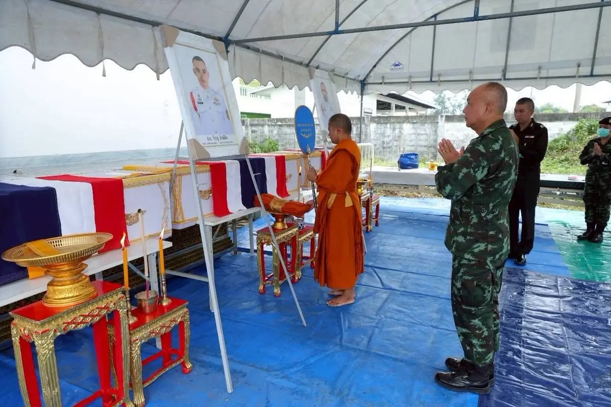 สดุดีทหารกล้า! มทบ.25 จัดพิธีส่งศพ 3 ทหารกล้า สละชีวิตปกป้องอธิปไตย