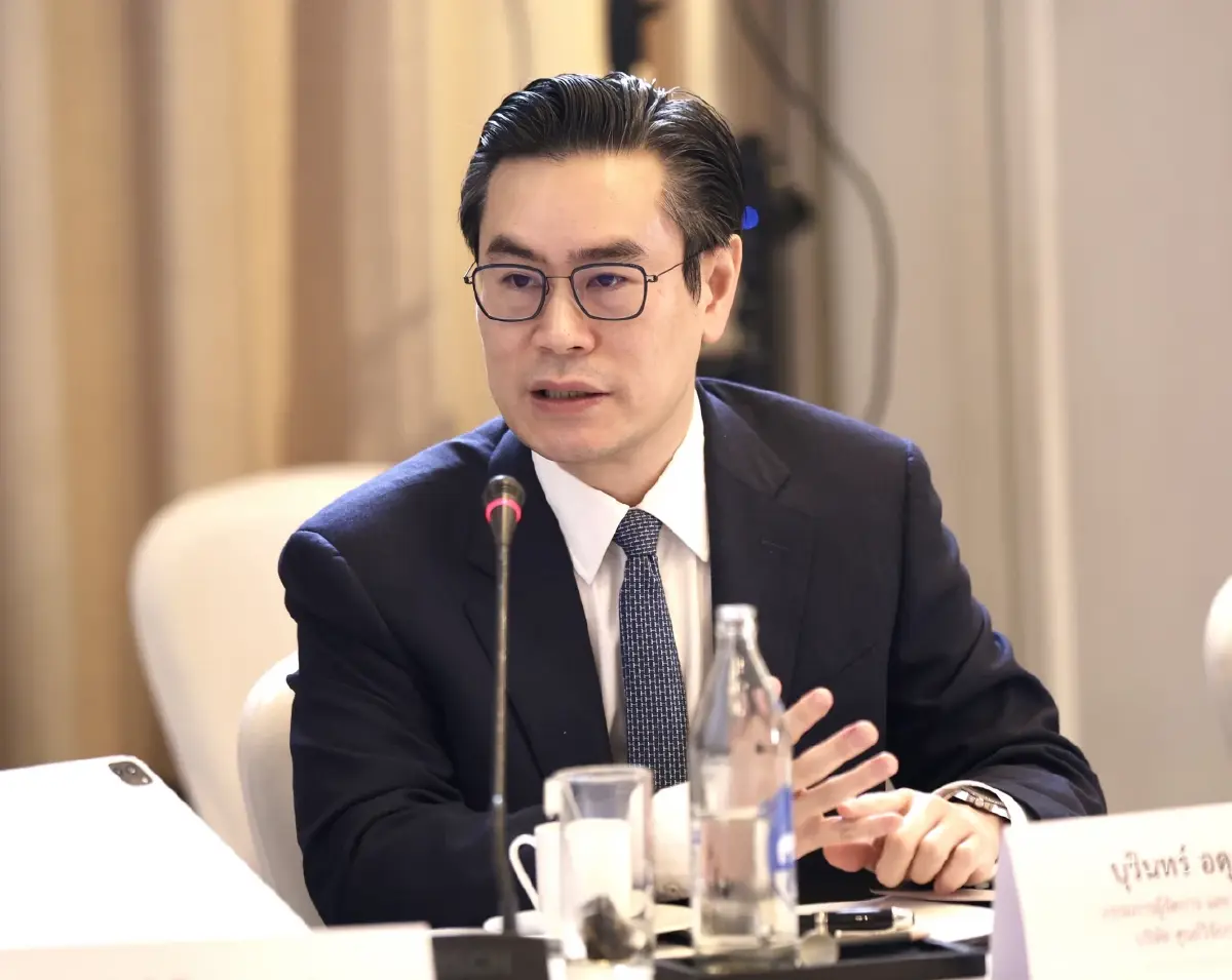 'บุรินทร์' เตือนไทยต้อง 'ปรับโครงสร้าง' รับศึกโลก เยียวยาอาจไม่ช่วย ถ้าแข่งขันไม่ได้