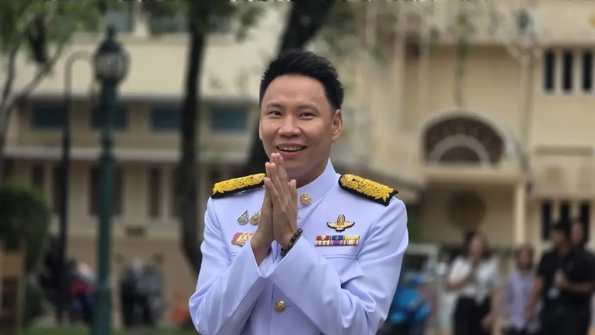 ‘รมต.ใหม่’ คึกคัก เข้าเฝ้าถวายสัตย์ ‘แพทองธาร’ สีหน้ายิ้มแย้ม