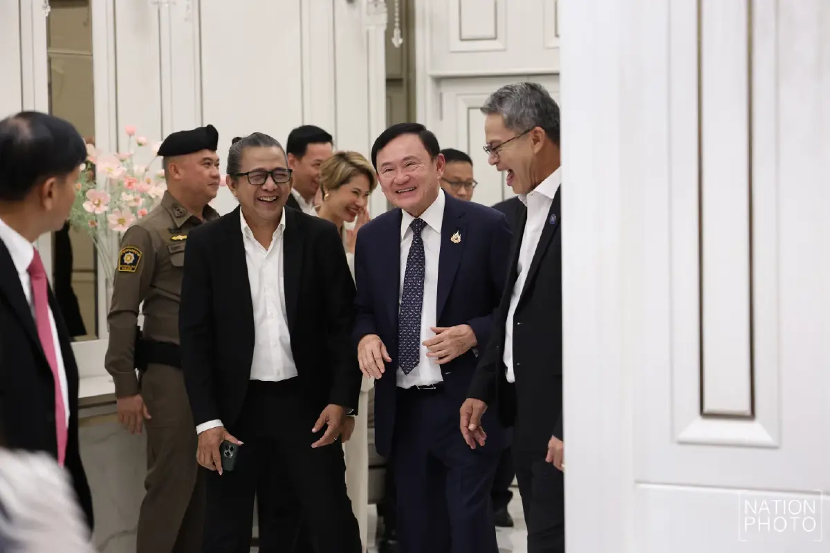\'ทักษิณ\' คัมแบ็กเวที ผ่าทางตันประเทศไทย แย้มคิวสื่อ เดี๋ยวมันจืด!