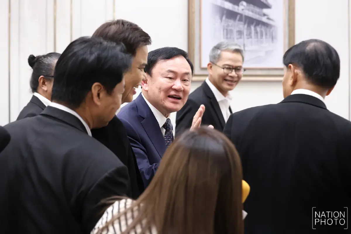 \'ทักษิณ\' คัมแบ็กเวที ผ่าทางตันประเทศไทย แย้มคิวสื่อ เดี๋ยวมันจืด!