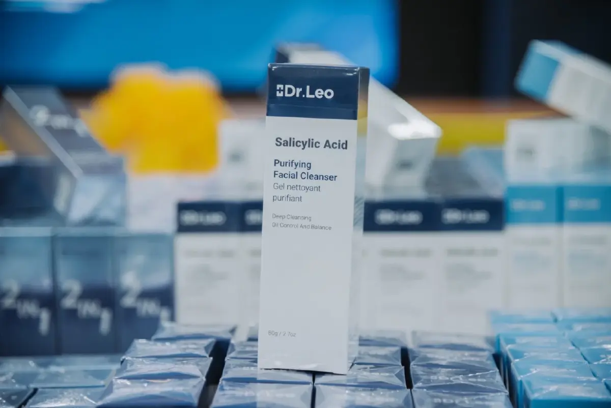 บุกทลายโกดัง! ยึดวัตถุอันตราย-เครื่องสำอางเถื่อน มูลค่า 20 ล้าน