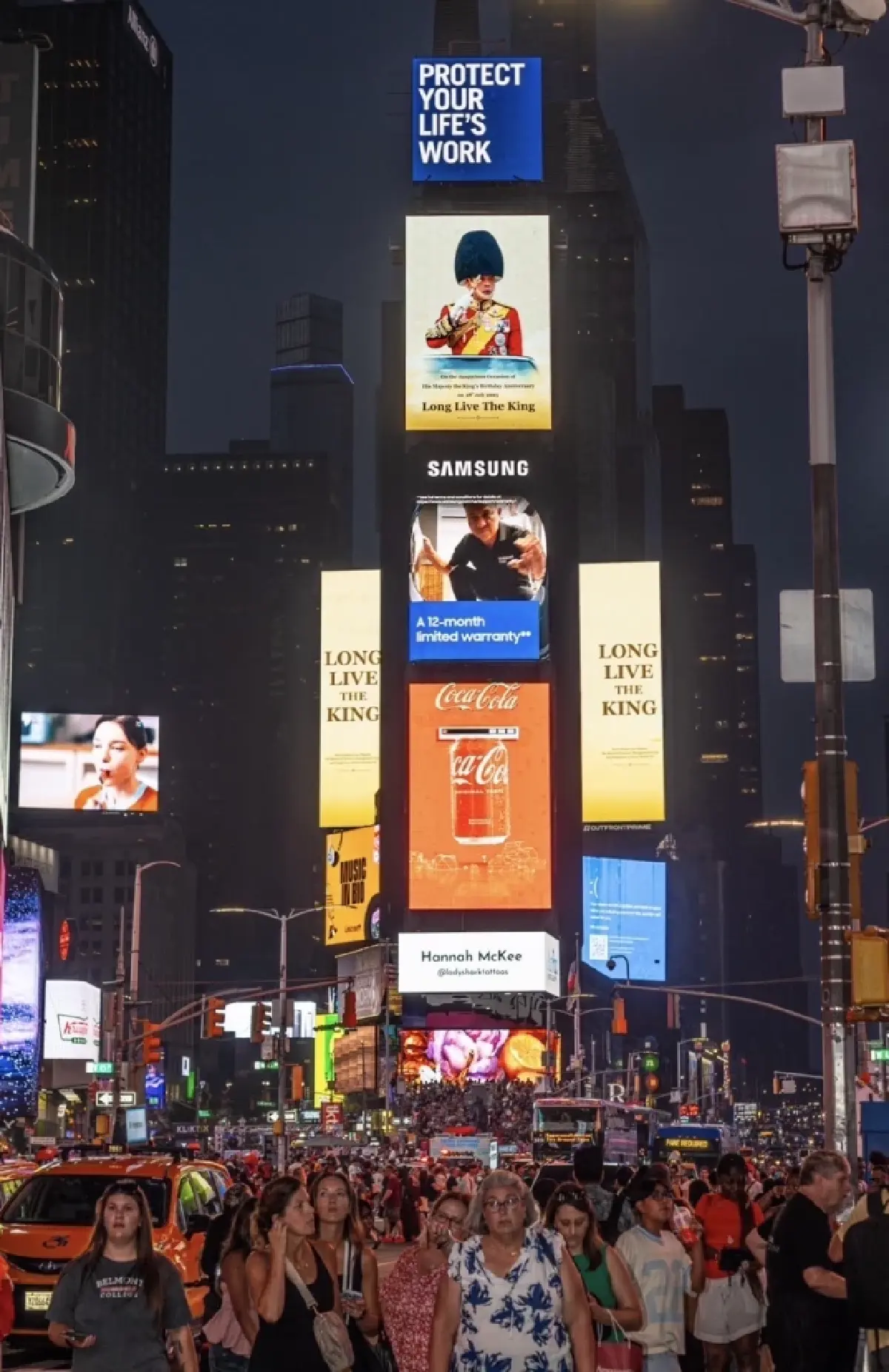 พระบารมีแผ่ไพศาล พระบรมฉายาลักษณ์ ในหลวง ร.10 ประดับบนไทม์สแควร์