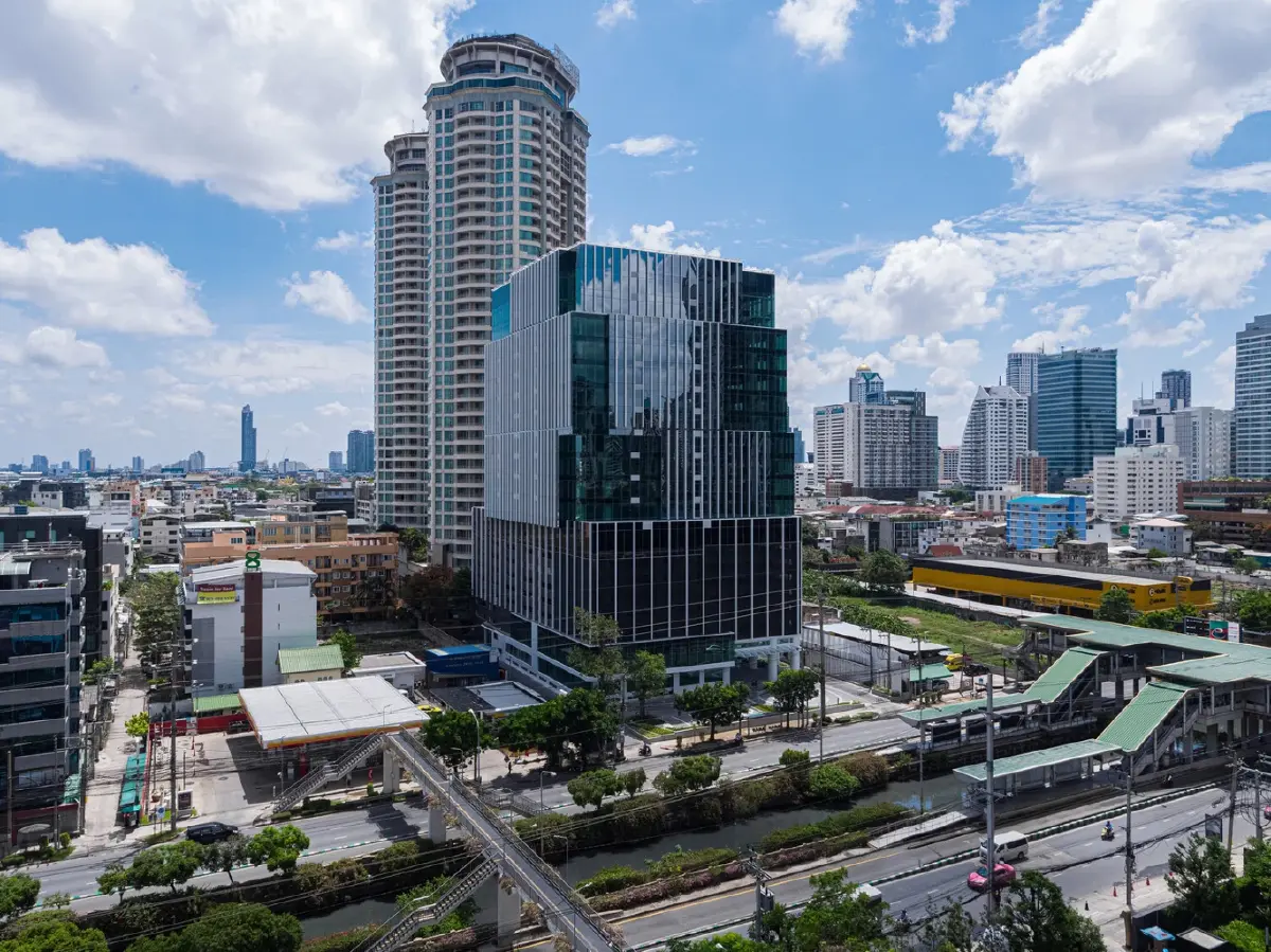 ออฟฟิศไม่ใช่แค่ที่ทำงาน สาทร ไพร์ม เปิดบ้าน Balance Prime ยิมปีนผา