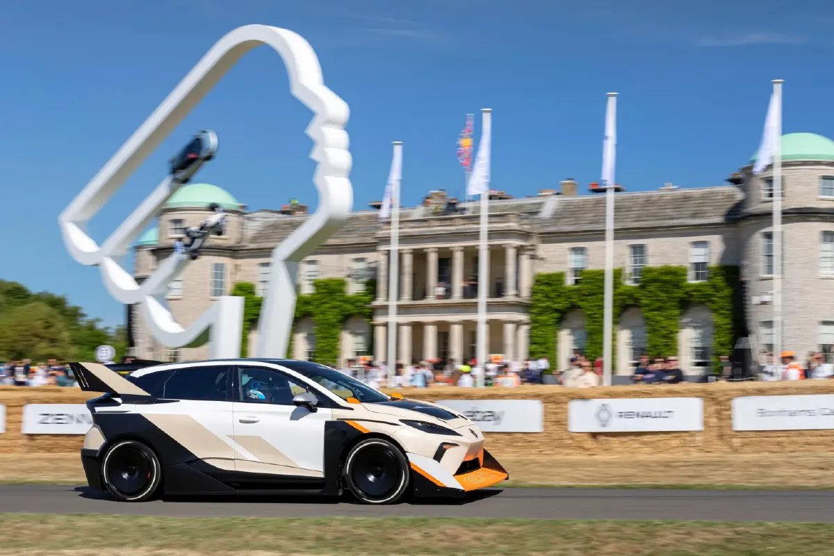 เอ็มจี ขนทัพ ร่วม GOODWOOD เติมสีสันด้วยการกลับมาของ MG EX4