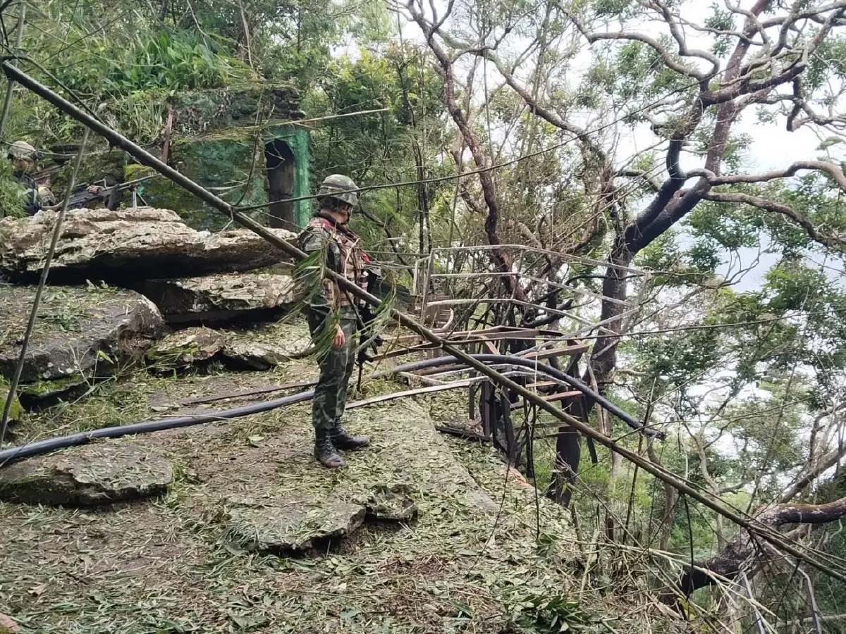 เปิดภาพ! ทหารไทย ทำลายกระเช้า-บันได ตัดเส้นทางกัมพูชาขึ้นภูมะเขือสำเร็จ