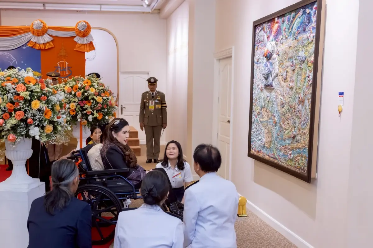 สมเด็จเจ้าฟ้าฯ ทรงเปิดนิทรรศการ 'อวกาศ' สุดปัง ที่หอศิลป์ทิพย์พิมาน