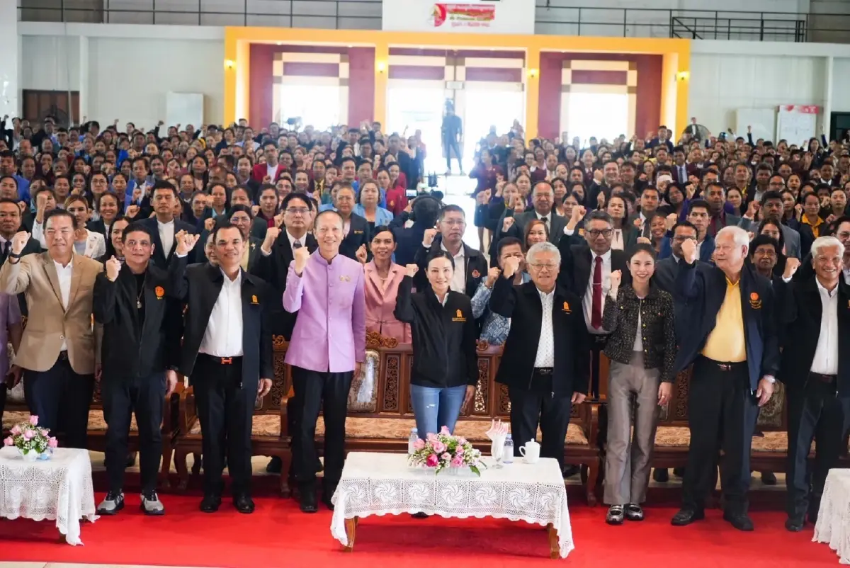 เสมา 1 พร้อม สพฐ. ลงพื้นที่นครศรีธรรมราช แก้หนี้ครู ปรับระบบการศึกษา