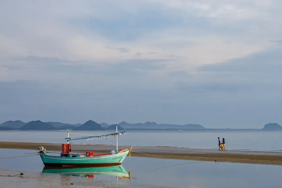 หาดสามร้อยยอด...วิถีธรรมดาที่ยังคงสุดยอด