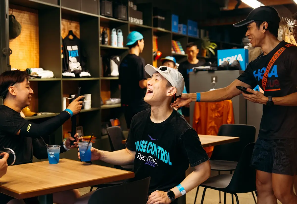 ศูนย์ฮีลใจนักวิ่ง! 'HOKA Culture Hub' รันคลับใหม่ใจกลางเจริญกรุง