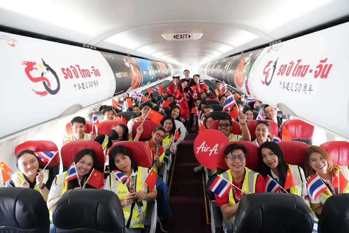 ‘แอร์เอเชีย’ เปิดตัวลายเครื่องบินใหม่ ‘50 ปี ไทย-จีน’  อัดโปรฯ ตั๋วบินเริ่มต้น 500 บาทต่อเที่ยวบิน