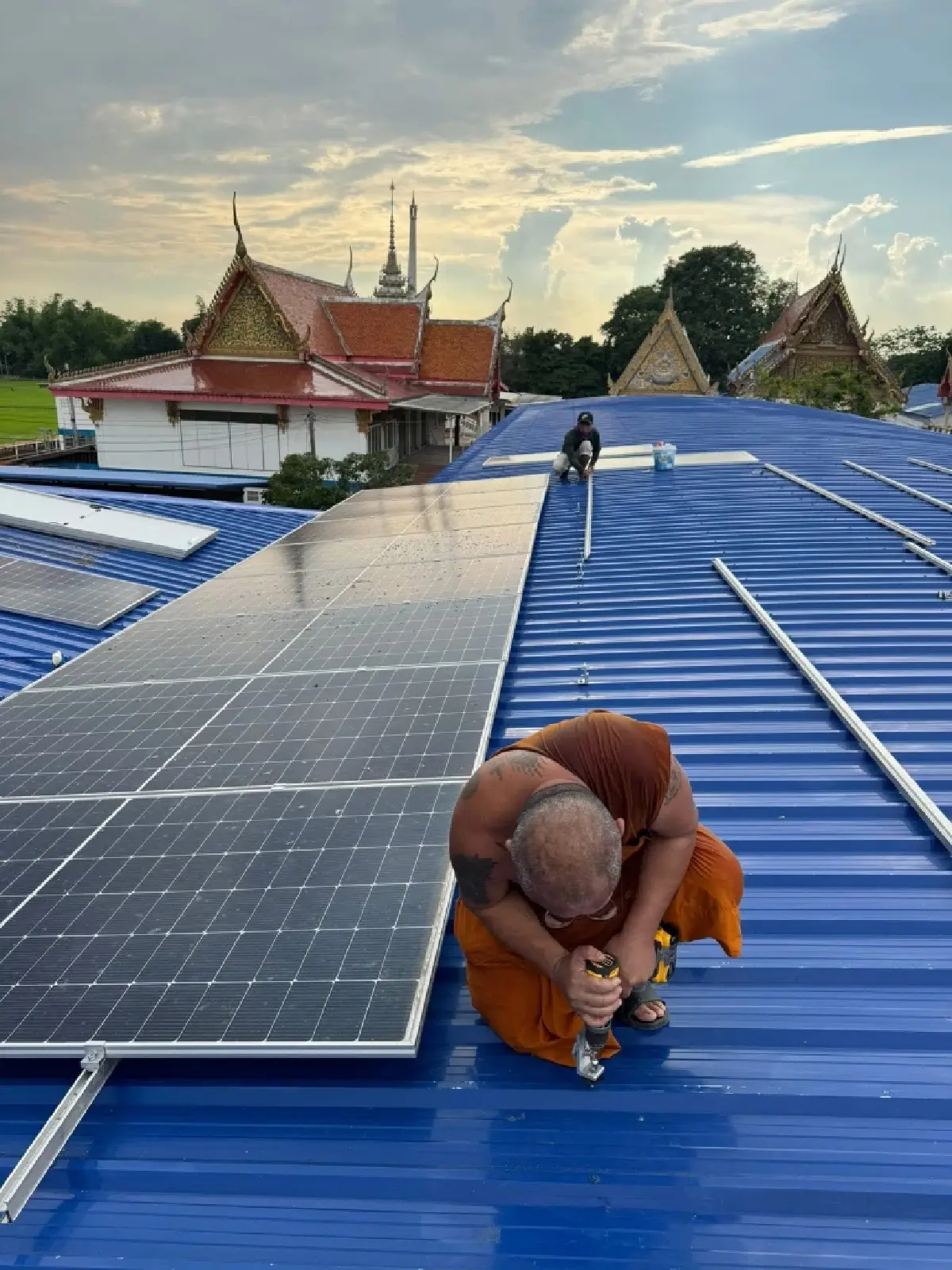 อาตมาไม่ขำนะโยม! สีกากอล์ฟ สายบุญ แอดเฟซของพระครูเจ้าอาวาส