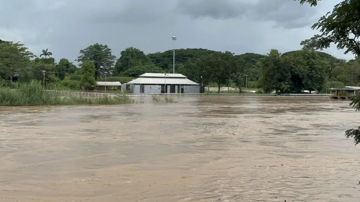 เชียงรายเสี่ยงท่วม! แม่น้ำกกจ่อวิกฤต ชาวบ้านเร่งย้ายสิ่งของ